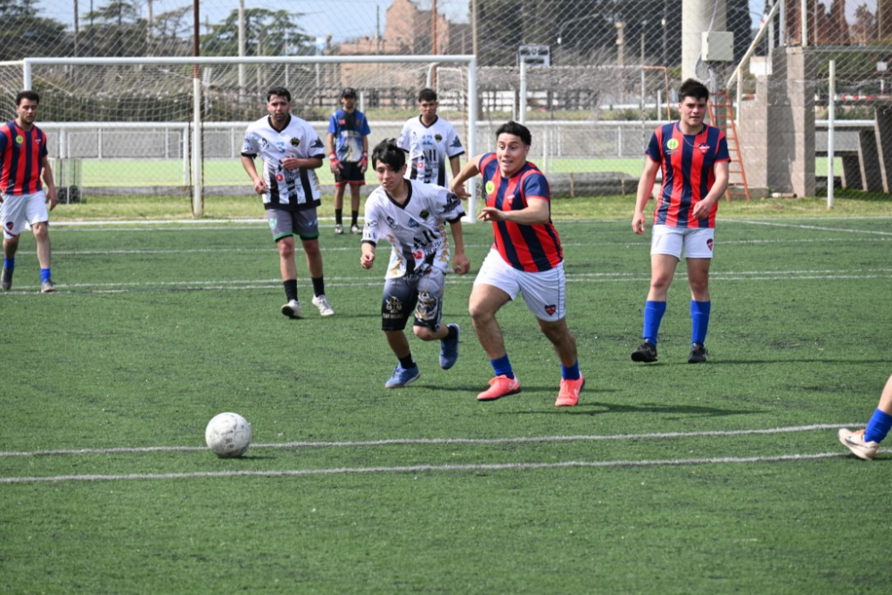 Muchos goles y emociones en el segundo encuentro del Torneo Amateur y Recreativo (38 fotos)