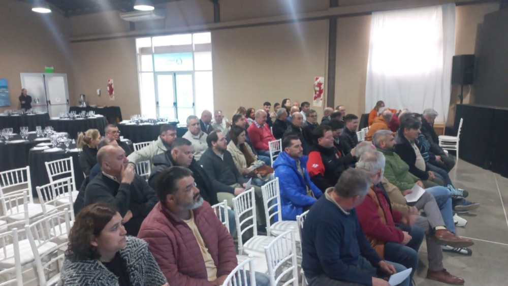 José Palenzona dijo presente en la asamblea de la Federación de Fútbol Bonaerense Pampeana