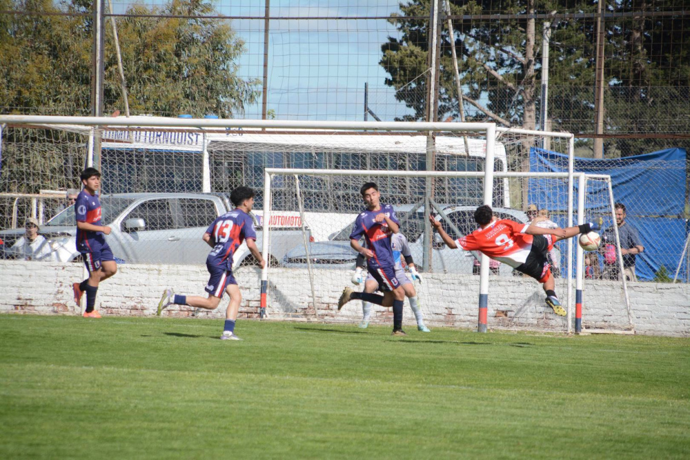 LRF Reserva: Empate de Automoto, derrota de Union y gol de Diego Piedrabuena en el triunfo de Blanco y Negro