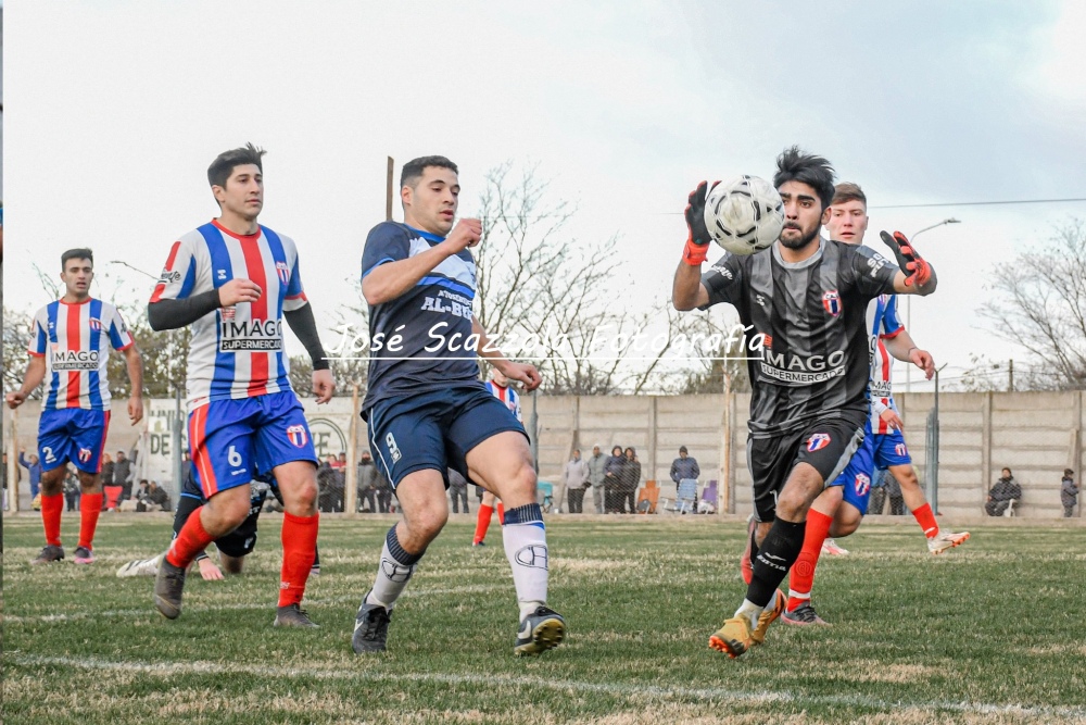 Liga Pringles de Futbol: Atlético Ventana goleo a Almaceneros y jugará la final de Liguilla