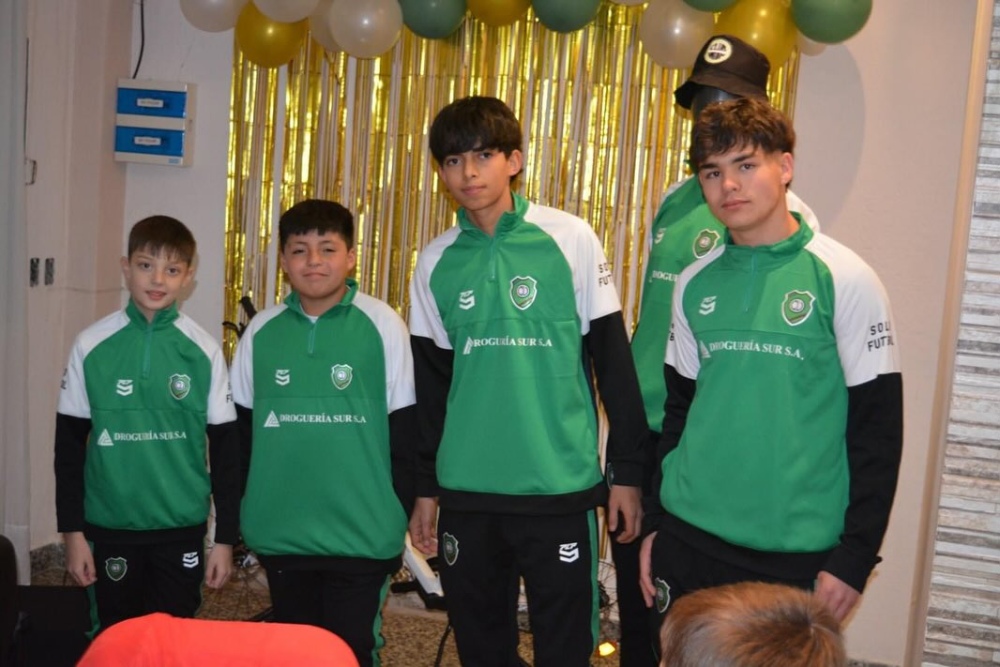 Las inferiores del Club Unión estrenaron indumentaria