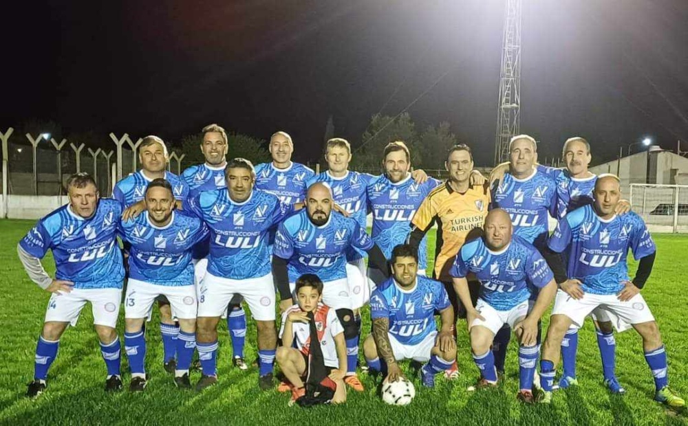 Jugadores del distrito debutaron en la 12ª edición del torneo de Fútbol Senior que organiza Independiente de Pueblo San José