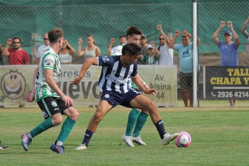 LRF: Atlético Huanguelén campeón del torneo Clausura tras derrotar al equipo de Arturo Peralta