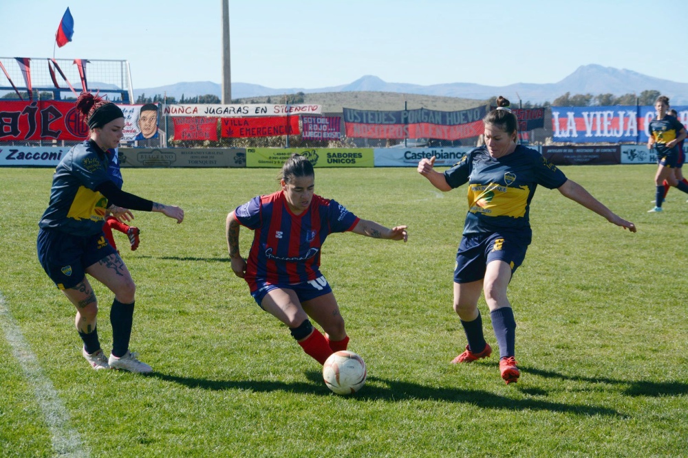 Liga Regional de Fútbol: El Clausura de Primera femenino puso la cuarta (36 fotos)