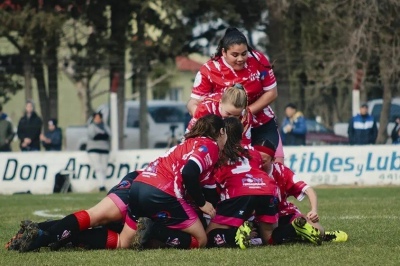 Liga Regional de F&uacute;tbol: San Mart&iacute;n de Carhu&eacute; y Blanco y Negro ganaron los cl&aacute;sicos en Sub 15 femenino