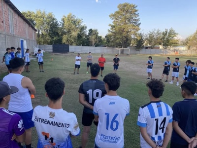 F&uacute;tbol: Porte&ntilde;o de Saldungaray comenz&oacute; la pretemporada de la mano de Alejandro Papasidero