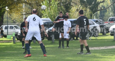 Los Amigos del Futbol, con jugadores de Tornquist, son finalistas del torneo de verano +39 Ram&oacute;n Centuri&oacute;n