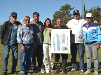Hermoso gesto de Eber Piedrabuena y su familia hacia el Club Porte&ntilde;o de Saldungaray