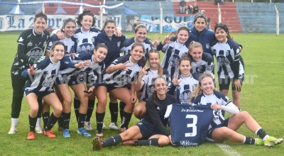 Liga Regional de F&uacute;tbol: Dos punteros de Primera femenino suman y siguen