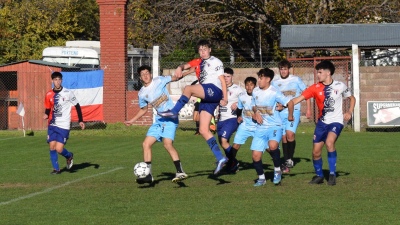 Inferiores: Tres victorias de Atl&eacute;tico Ventana y un empate en el cl&aacute;sico ante Porte&ntilde;o de Saldungaray (64 fotos)