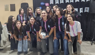 Porte&ntilde;o de Saldungaray presento oficialmente las nuevas camisetas del f&uacute;tbol femenino