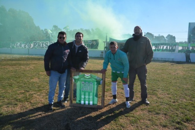 Maximiliano Banegas reconocido por sus 300 partidos con la camiseta del Club Uni&oacute;n