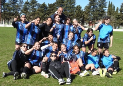 LRF Sub 15 femenino: Pe&ntilde;arol de Guamin&iacute; baj&oacute; de la punta a Blanco y Negro