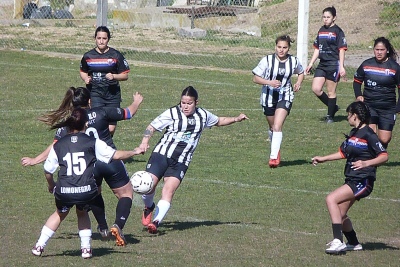 Las chicas de Atl&eacute;tico Ventana debutaron en el torneo de f&uacute;tbol femenino de la Liga Pringlense