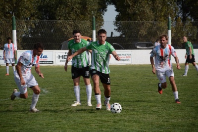 Liga Regional de Futbol: Triunfos tornquistenses, en primera divisi&oacute;n, ante elencos de Pig&uuml;&eacute; (113 fotos)