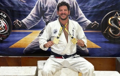Santiago Blanco en los m&agrave;s alto del Jiu Jitsu en Bariloche