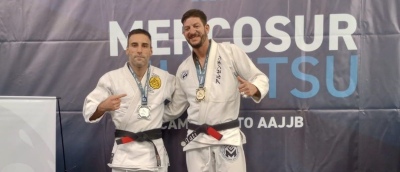 Santiago Blanco y m&aacute;s colecciones de medallas en el Jiu-Jitsu