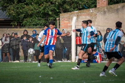 Liga de Dorrego: Atl&eacute;tico Ventana se qued&oacute; con el cl&aacute;sico ante Porte&ntilde;o de Saldungaray (192 fotos)