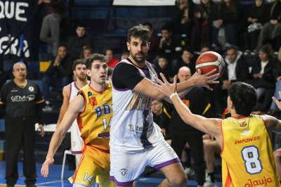 Con un trabajo solido de Ramiro Heinrich, Naposta volvi&oacute; a ganar y se adelant&oacute; 2-1 en la final de la LBB Oro