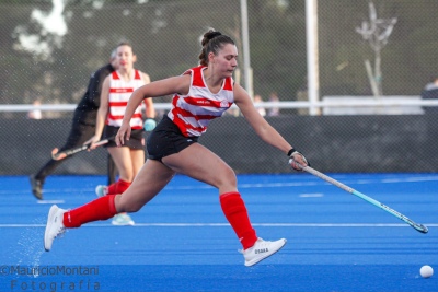 Triana Oteiza dio sus primeros pasos en la Primera de Universitario "B"