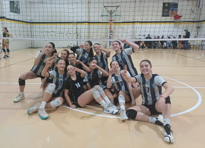 Alma Rodr&iacute;guez, campeona con Liniers en el Torneo Apertura Sub 16 de v&oacute;ley