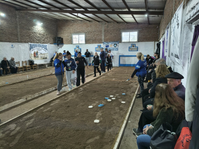 Cincuenta y nueve parejas le dieron vida a una gran jornada de tejo en Tornquist (37 fotos)