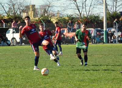 Liga Regional de Futbol: Independiente de Rivera peg&oacute; en el momento justo y derrot&oacute; a Automoto