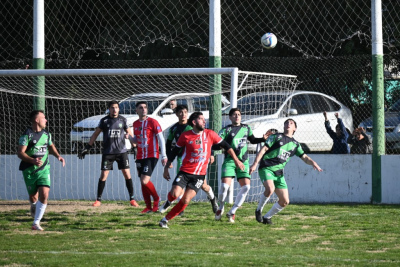 Liga Regional de Futbol: Uni&oacute;n igualo como local ante Deportivo Rivera (88 fotos)