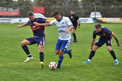 Liga Regional de Futbol: Automoto y Union no pudieron sumar de a tres ante elencos carhuenses (75 fotos)