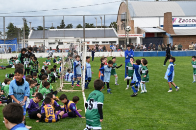 Automoto vivi&oacute; una gran fiesta del f&uacute;tbol infantil con m&aacute;s de 500 chicos en su 30&deg; Encuentro Regional de Escuelitas
