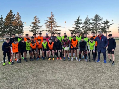 Argentinos Juniors prob&oacute; jugadores en el Automoto Club Deportivo