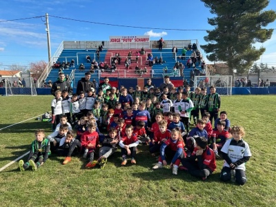 La Escuelita Azulgrana recibi&oacute; a Villa Mitre