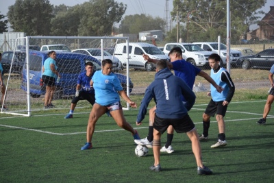 Fue todo un &eacute;xito el torneo de futbol 5 mixto llevado a cabo en el Club Uni&oacute;n (22 fotos)
