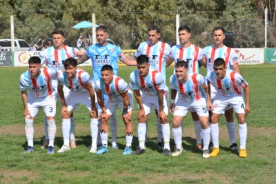 Liga Regional: Uni&oacute;n no pudo en casa y Automoto gano en Coronel Suarez (134 fotos)
