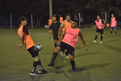 Se jugo la sexta fecha del torneo de futbol 8 que se realiza en el predio del Club Uni&oacute;n (48 fotos)