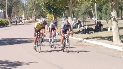 Elbio y Ariel Rodr&iacute;guez participaron de la segunda competencia del a&ntilde;o organizada por el club Ciclista Pedal Bahiense