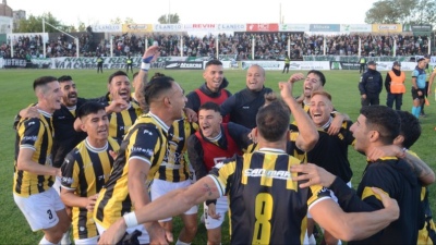 Federal A: Olimpo, con minutos de Vila en cancha, derrot&oacute; 3 a 1 a Villa Mitre como visitante en el cl&aacute;sico