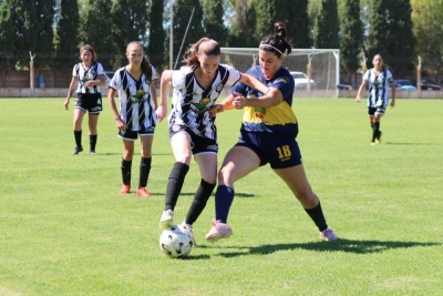 F&uacute;tbol femenino de la LRF: cuatro equipos lideran con puntaje ideal
