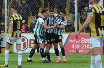 Federal A: Olimpo, con Luis Alfredo Vila como titular, no pudo en el cl&aacute;sico ante Villa Mitre