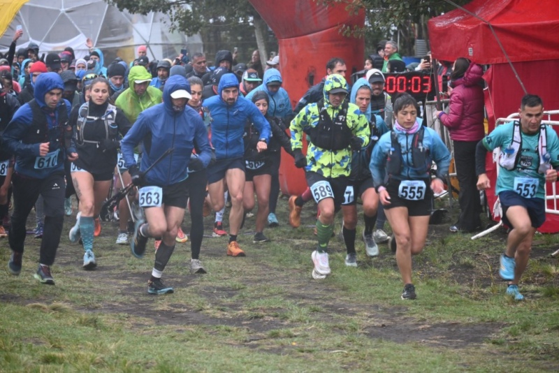 Pese al clima adverso, se desarrollo normalmente la competencia atl&eacute;tica Reto al Filo 2026 (168 fotos + resultados)