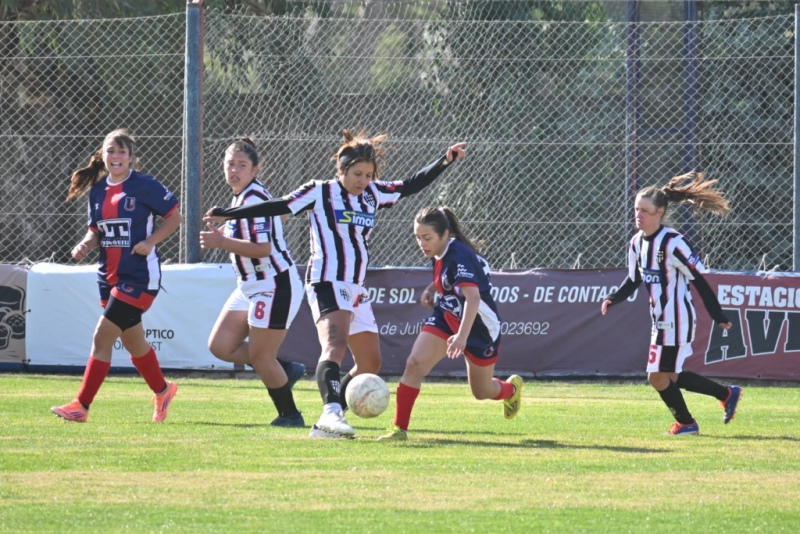 Liga Regional de Futbol: Las chicas de Automoto perdieron con lo justo ante Puan FC (22 fotos)