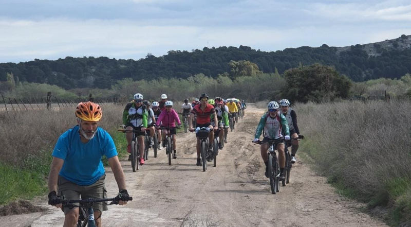 Ciclismo de fondo por la Comarca Serrana: Desaf&iacute;o, &eacute;pica y compa&ntilde;erismo a pesar del clima (40 fotos)