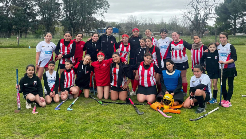 Un d&iacute;a a puro hockey en Sierra de la Ventana: las formativas de Club A. Ventana recibieron a Atl&eacute;tico Monte Hermoso